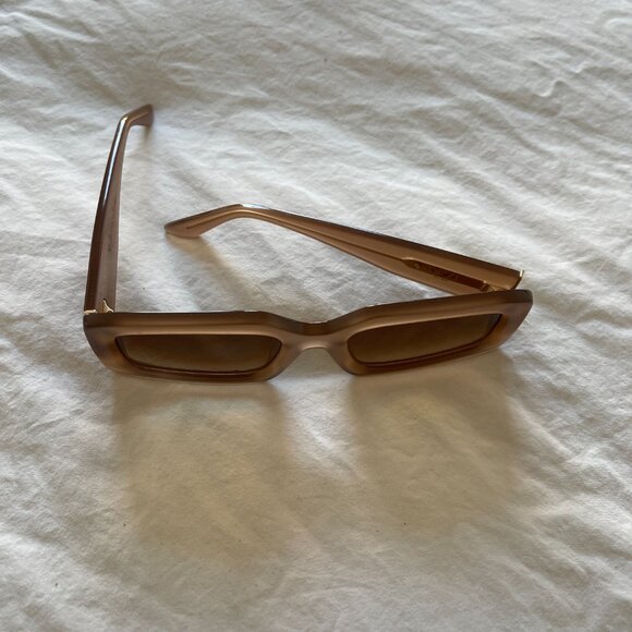 Dezi Read the Room Sunglasses in HONEY MAPLE / UMBER FADED
